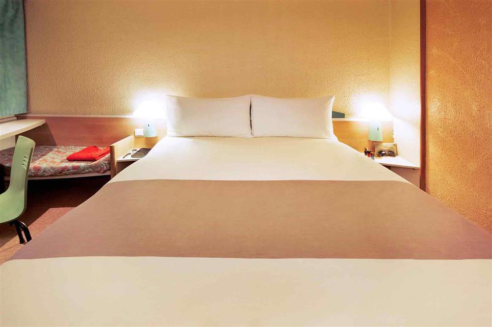 Ibis Lyon L'Isle D'Abeau Hotel Værelse billede