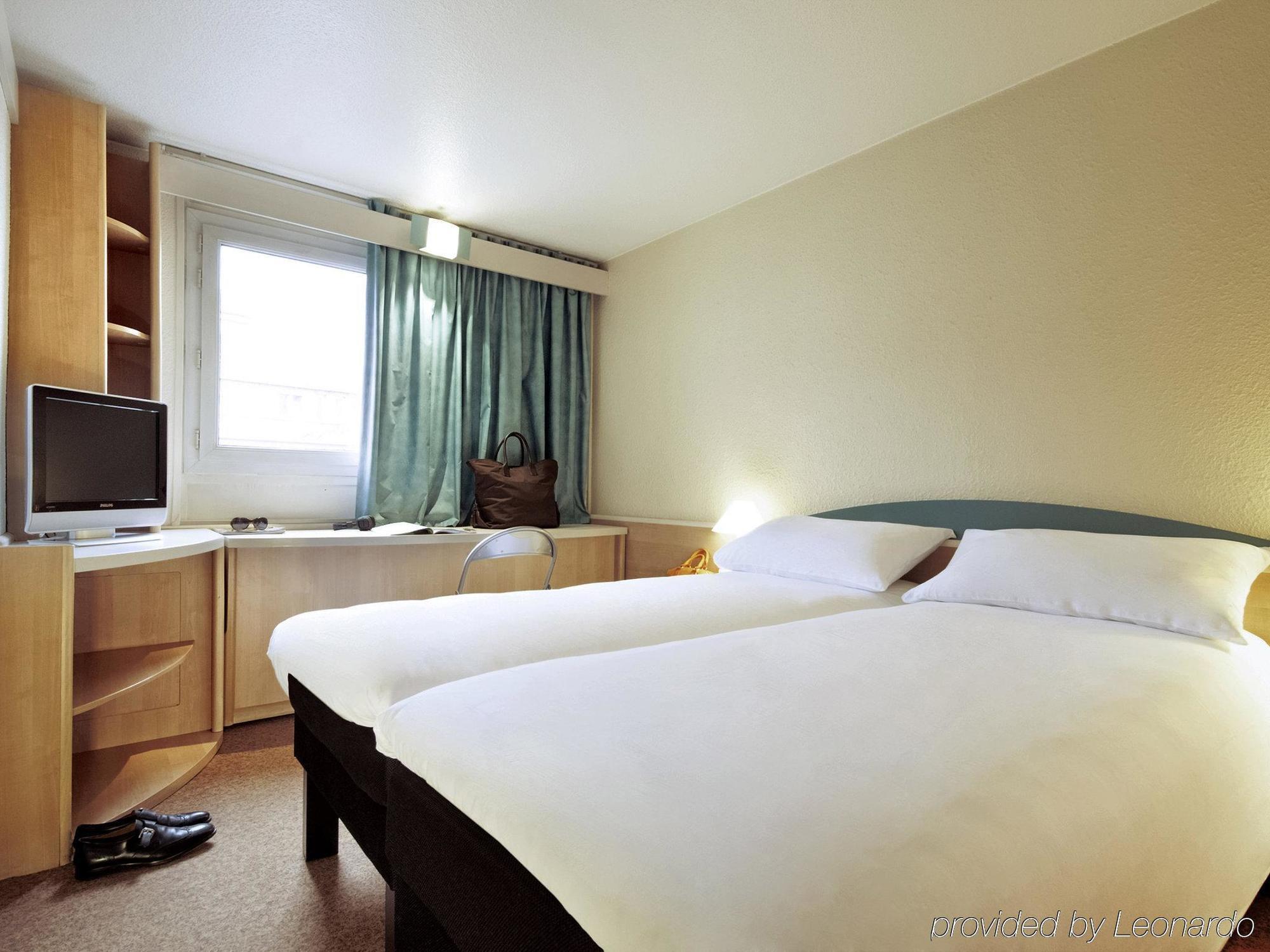 Ibis Lyon L'Isle D'Abeau Hotel Eksteriør billede