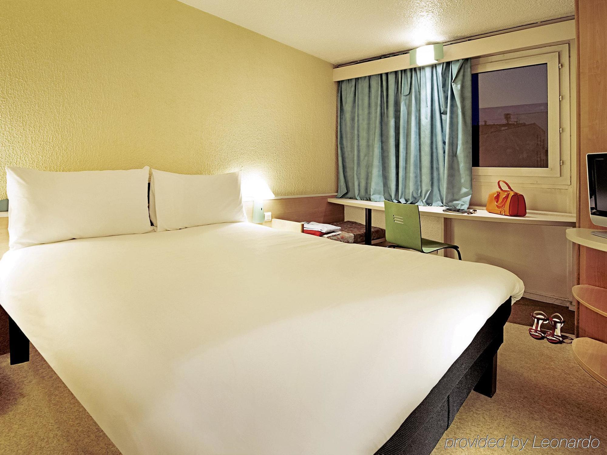 Ibis Lyon L'Isle D'Abeau Hotel Eksteriør billede