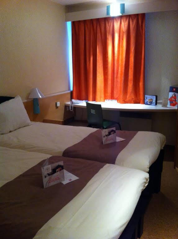 Ibis Lyon L'Isle D'Abeau Hotel Eksteriør billede